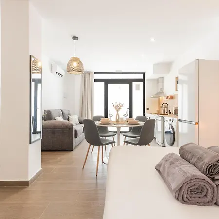 Apartment Deluxe - I *